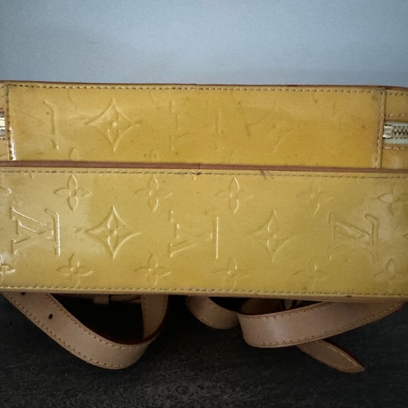 A yellow Louis Vuitton backpack - Picture 4 of 6